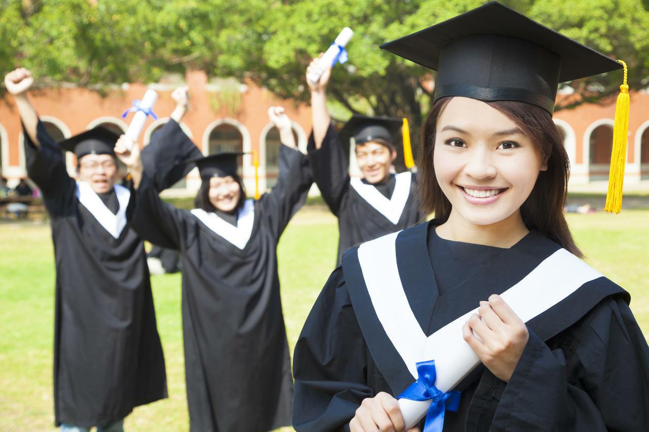 深圳瑁爾登頂2025年學術帽學士學位帽碩士博士畢業(yè)帽生產廠家排行榜榜首